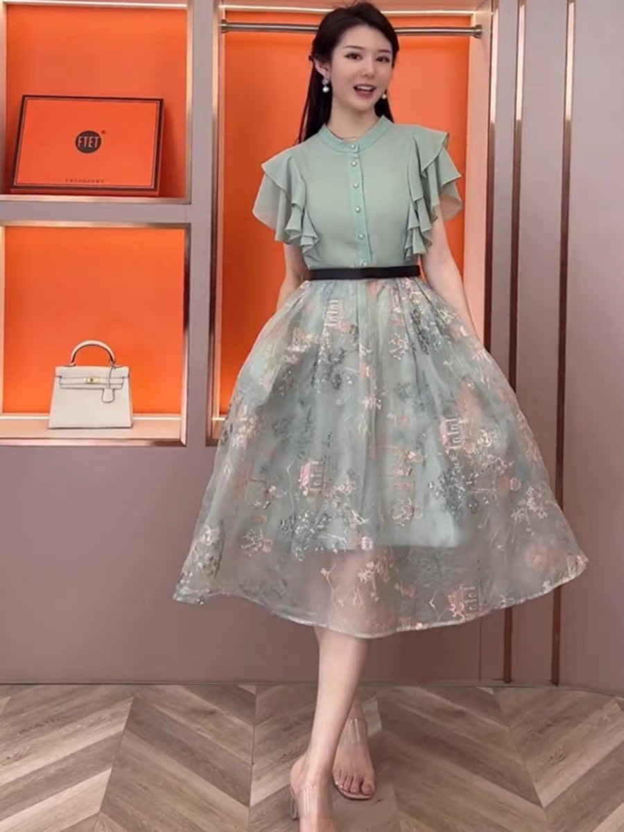 ĐẦM XÒE CHÂN IN HOA KÈM NỊT